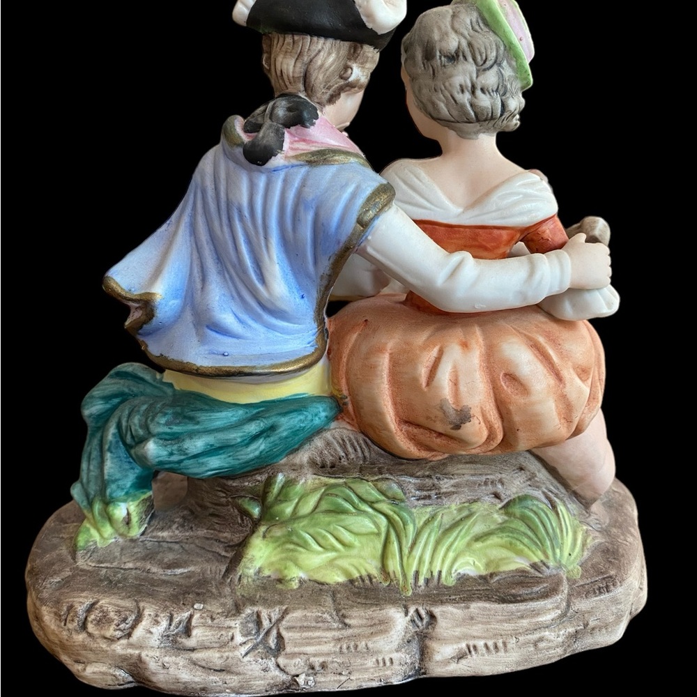 Vintage Royal Crown Porcelain Figurine Victorian Courting Couple 7"x8" - Picture 2 of 5